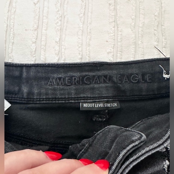 American Eagle Black Distressed Denim Shorts Size 2 - Picture 4 of 5